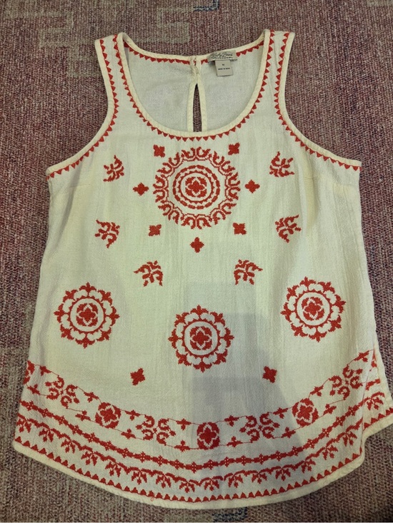 Lucky Brand Tops - Lucky Brand embroidered boho tank rounded hem, cotton size medium
